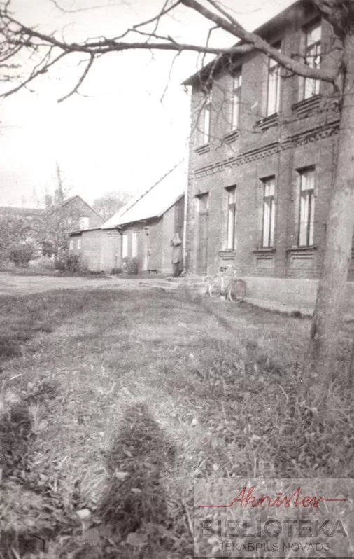 AKM 1551